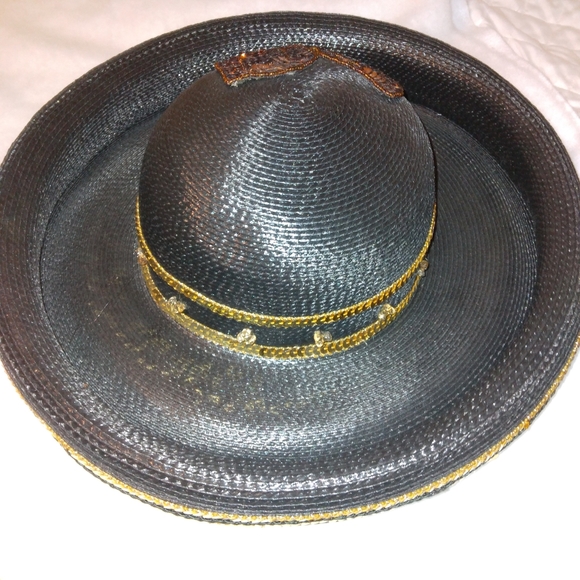 Sequined flower hat 👒 - Picture 5 of 6